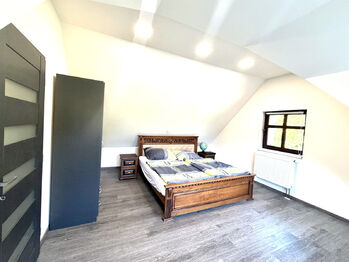 Prodej domu 232 m², Hromnice