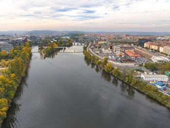 výhled - Prodej bytu 1+kk v osobním vlastnictví 27 m², Praha 7 - Holešovice