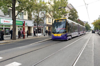 tramvajová zastávka - Prodej bytu 1+kk v osobním vlastnictví 27 m², Praha 7 - Holešovice