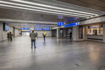 vlakové spojení - Prodej bytu 1+kk v osobním vlastnictví 27 m², Praha 7 - Holešovice