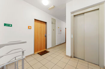 Prodej bytu 3+kk v osobním vlastnictví 79 m², Praha 9 - Kyje