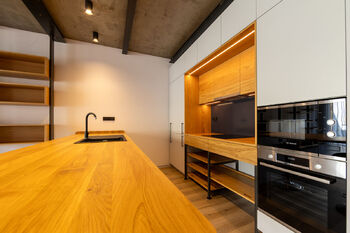Kuchyň - Prodej domu 228 m², Praha 9 - Vysočany