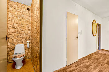 Toaleta - Prodej bytu 3+1 v osobním vlastnictví 82 m², Praha 9 - Prosek