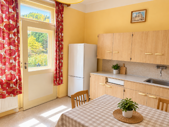Kuchyň s balkonem - Prodej domu 125 m², Jáchymov