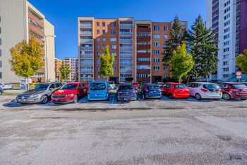 Venkovní pohled 1 - Prodej bytu 3+1 v osobním vlastnictví 70 m², Ostrava