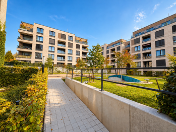 Parkový vnitroblok - Pronájem bytu 1+kk v osobním vlastnictví 35 m², Praha 10 - Strašnice