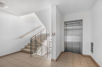 Pronájem bytu 1+kk v osobním vlastnictví 40 m², Praha 5 - Smíchov