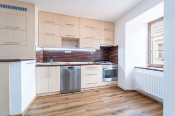 Samostatná kuchyně - Pronájem bytu 2+1 v osobním vlastnictví 74 m², Kutná Hora