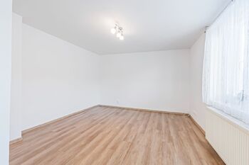 Obývací pokoj - Prodej domu 160 m², Svinařov