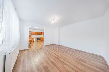 Obývací pokoj - Prodej domu 160 m², Svinařov