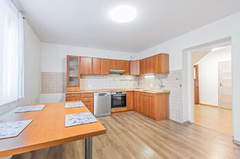Kuchyně - Prodej domu 160 m², Svinařov