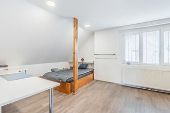 Pokoj 1. patro - Prodej domu 160 m², Svinařov