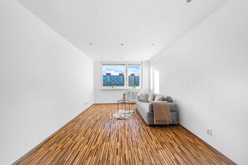 Prodej bytu 2+kk v osobním vlastnictví 43 m², Praha 10 - Horní Měcholupy