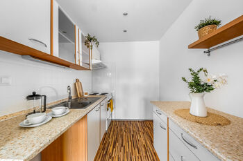 Prodej bytu 2+kk v osobním vlastnictví 43 m², Praha 10 - Horní Měcholupy