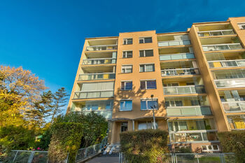 Prodej bytu 2+kk v osobním vlastnictví 43 m², Praha 10 - Horní Měcholupy
