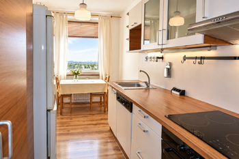 Prodej bytu 3+1 v osobním vlastnictví 65 m², Praha 8 - Troja