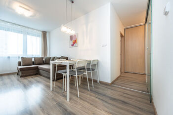 Pronájem bytu 2+kk v osobním vlastnictví 44 m², Praha 10 - Horní Měcholupy