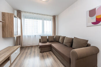 Pronájem bytu 2+kk v osobním vlastnictví 44 m², Praha 10 - Horní Měcholupy