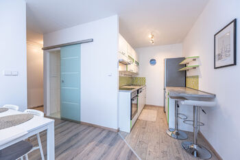 Pronájem bytu 2+kk v osobním vlastnictví 44 m², Praha 10 - Horní Měcholupy