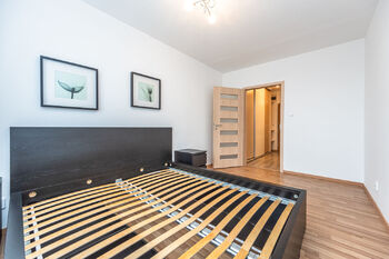 Pronájem bytu 2+kk v osobním vlastnictví 44 m², Praha 10 - Horní Měcholupy