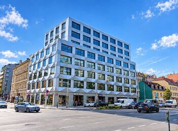 Pronájem kancelářských prostor 458 m², Praha 8 - Karlín