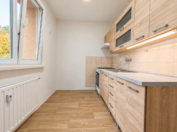 Kuchyň - Pronájem bytu 2+1 v družstevním vlastnictví 50 m², Orlová