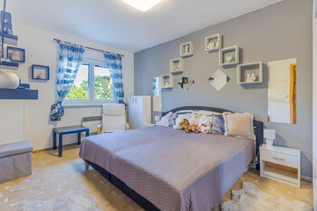 Ložnice pro návštěvy - Prodej domu 103 m², Vrchotovy Janovice