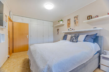 Ložnice - Prodej domu 103 m², Vrchotovy Janovice