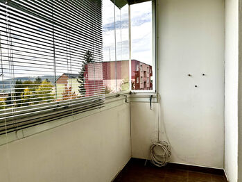 Zasklený balkón - Pronájem bytu 1+1 v osobním vlastnictví 31 m², Tišnov