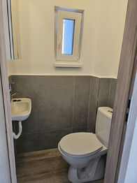 WC - Pronájem bytu 1+kk v osobním vlastnictví 32 m², Český Brod