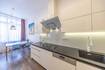 Kuchyně s jídelnou - Prodej bytu 2+kk v osobním vlastnictví 71 m², Praha 1 - Staré Město