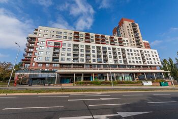 Pohled na budovu - Prodej bytu 2+kk v osobním vlastnictví 54 m², Praha 5 - Stodůlky