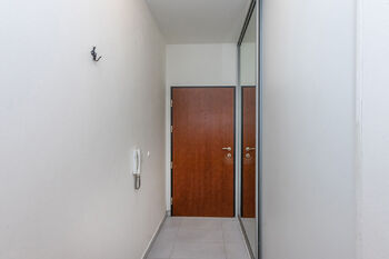 Chodba - Prodej bytu 2+kk v osobním vlastnictví 54 m², Praha 5 - Stodůlky