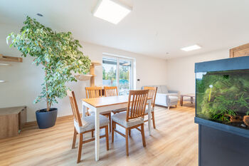 Obývací pokoj - Prodej domu 94 m², Městec Králové
