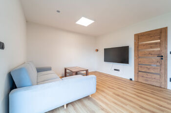 Obývací pokoj  - Prodej domu 94 m², Městec Králové
