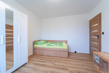 Dětský pokoj - Prodej domu 94 m², Městec Králové