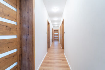 Chodba domu - Prodej domu 94 m², Městec Králové
