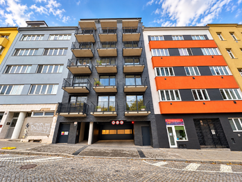 Pronájem garážového stání, Brno