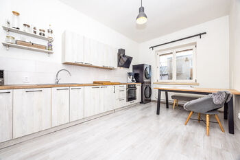 Kuchyně s jídelnou - Pronájem bytu 2+1 v osobním vlastnictví 52 m², Teplice 
