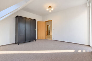 Ložnice 17,2 m2 - Prodej bytu 3+kk v osobním vlastnictví 108 m², Praha 6 - Řepy