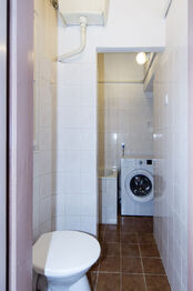 WC - Prodej bytu 2+kk v osobním vlastnictví 44 m², Praha 4 - Nusle
