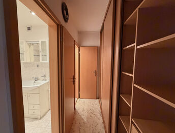 Prodej bytu 3+1 v osobním vlastnictví 69 m², Praha 9 - Prosek