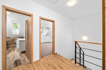 chodba  - Prodej bytu 5+kk v osobním vlastnictví 107 m², Homole