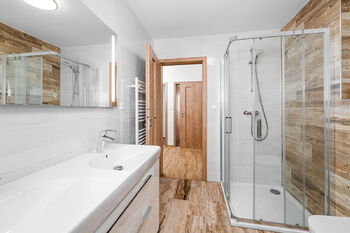 koupelna  - Prodej bytu 5+kk v osobním vlastnictví 107 m², Homole