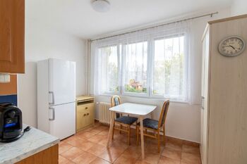 prostorná kuchyně - Pronájem bytu 2+1 v osobním vlastnictví 63 m², České Budějovice