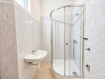 koupelna - Pronájem bytu 3+1 v osobním vlastnictví 55 m², České Budějovice