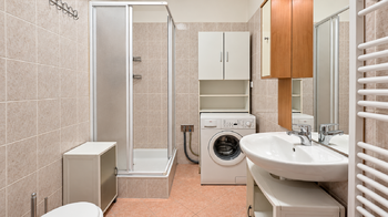 Pronájem bytu 1+kk v osobním vlastnictví 33 m², Praha 10 - Horní Měcholupy
