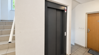 Pronájem bytu 1+kk v osobním vlastnictví 33 m², Praha 10 - Horní Měcholupy
