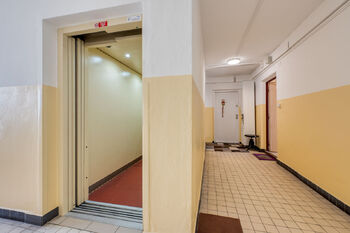 Prodej bytu 1+kk v osobním vlastnictví 37 m², Hradec Králové