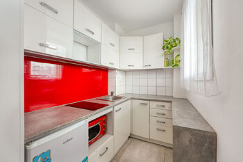 Prodej bytu 1+kk v osobním vlastnictví 37 m², Hradec Králové